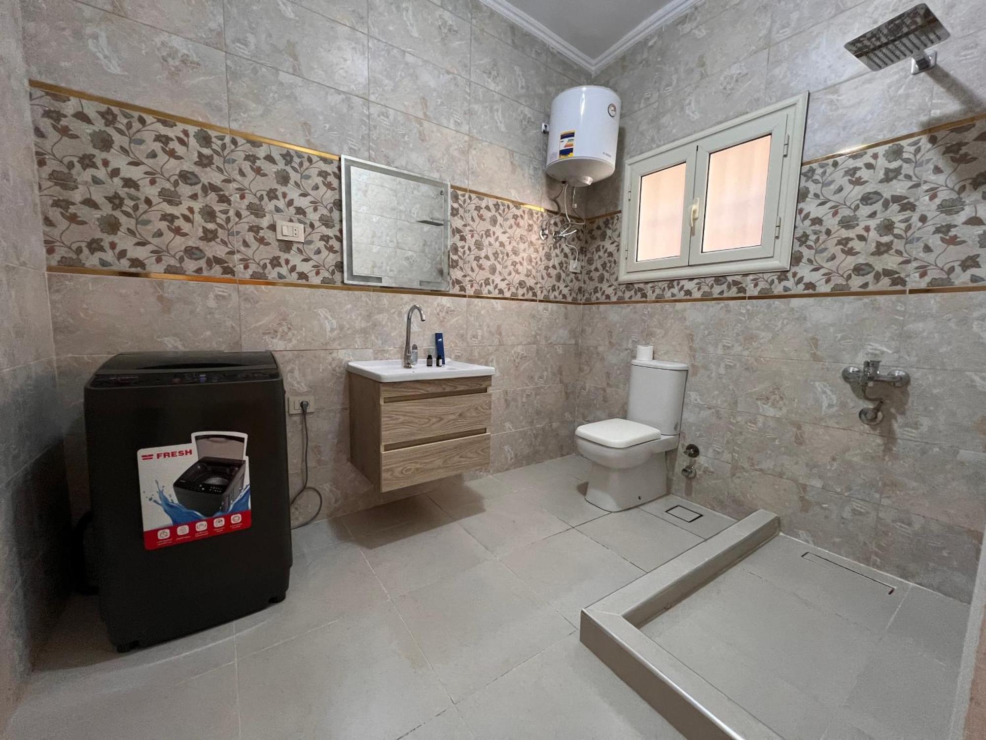 2 Bedroom Minutes Away From Nile Apartamento Cairo
