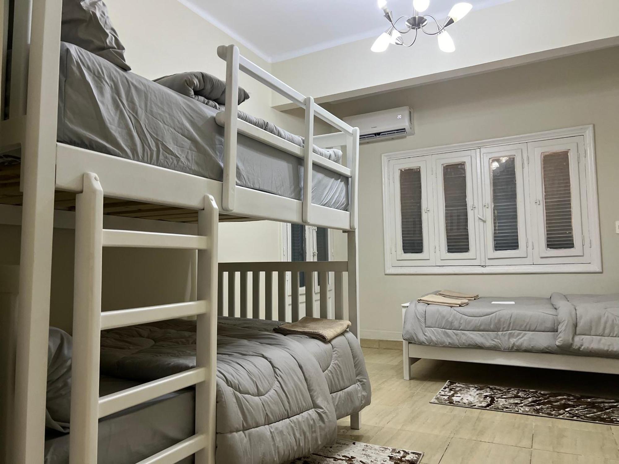Apartamento 2 Bedroom Minutes Away From Nile Cairo