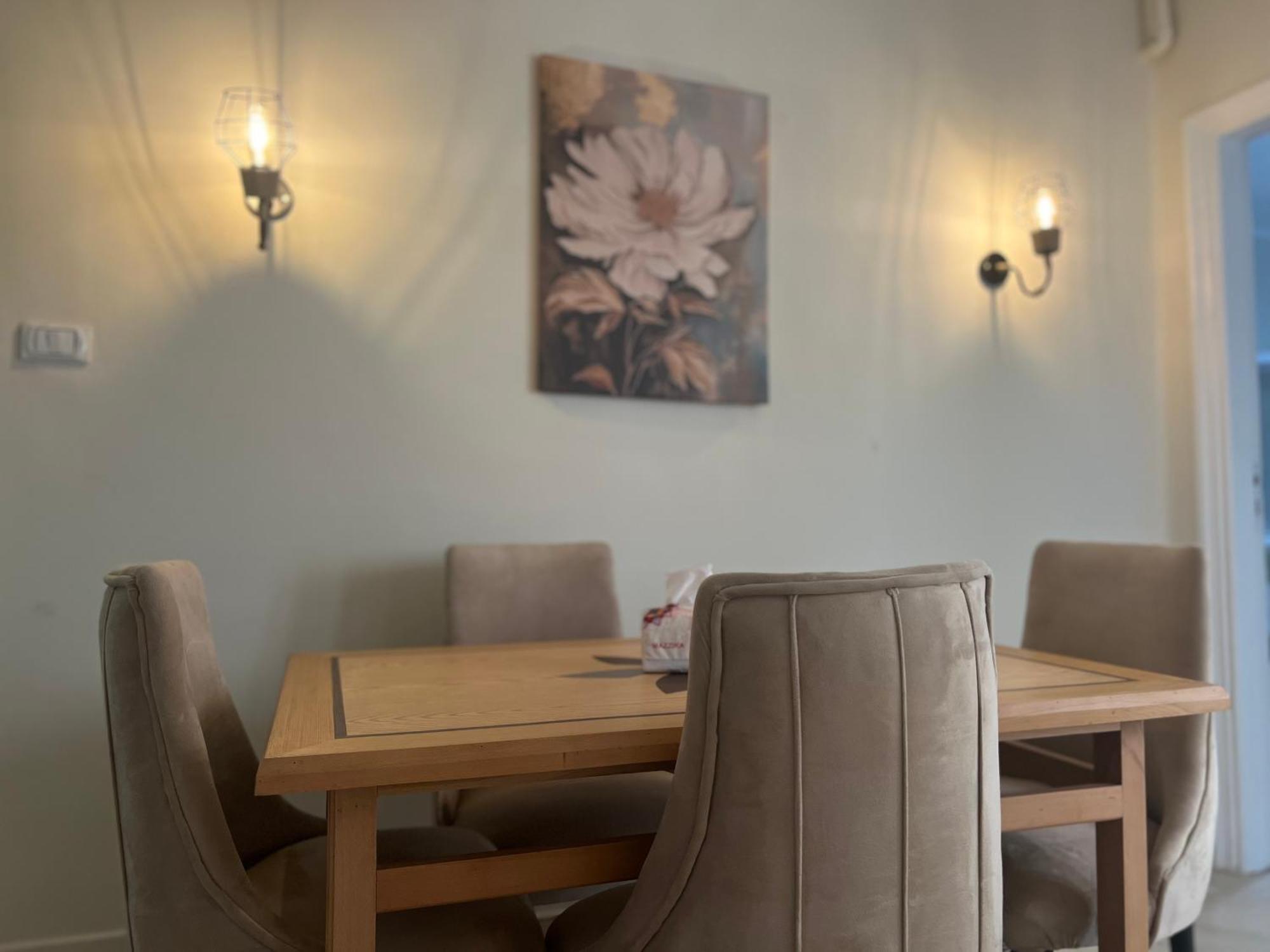 2 Bedroom Minutes Away From Nile *